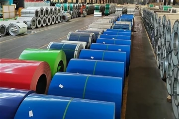 Thép cuộn sơn sẵn so với thép cuộn mạ màu